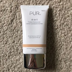 PUR 4-in-1 tinted moisturizer (medium)
